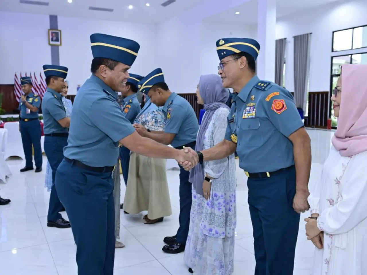 SANDANG PANGKAT SATU TINGKAT LEBIH TINGGI, 14 PERWIRA TINGGI TNI AL IKUTI ACARA LAPORAN KORPS KENAIKAN PANGKAT PATI