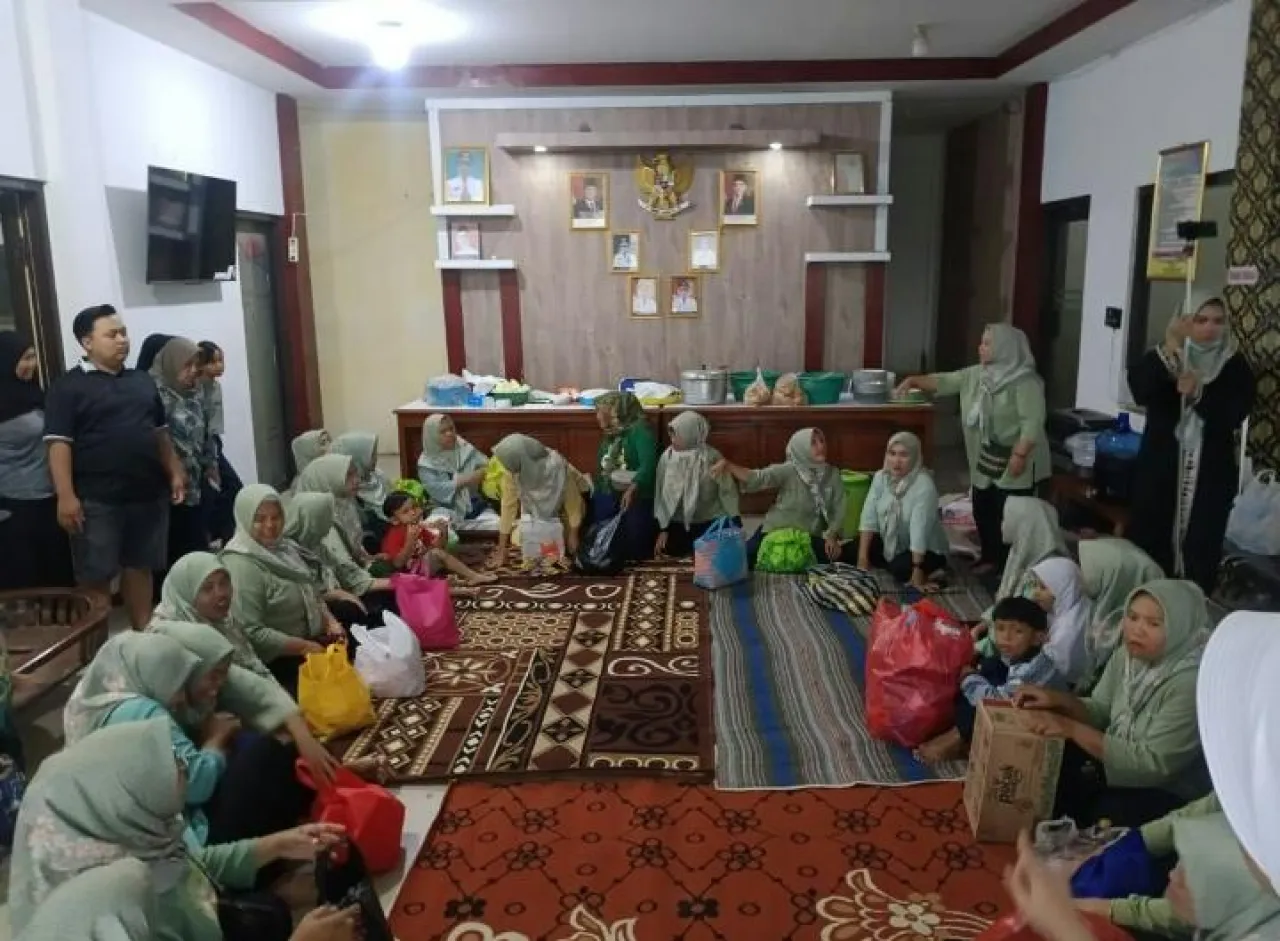 TP-PKK Desa Penpen Kecamatan Mundu Gelar Buka Bersama untuk Pererat Silaturahmi