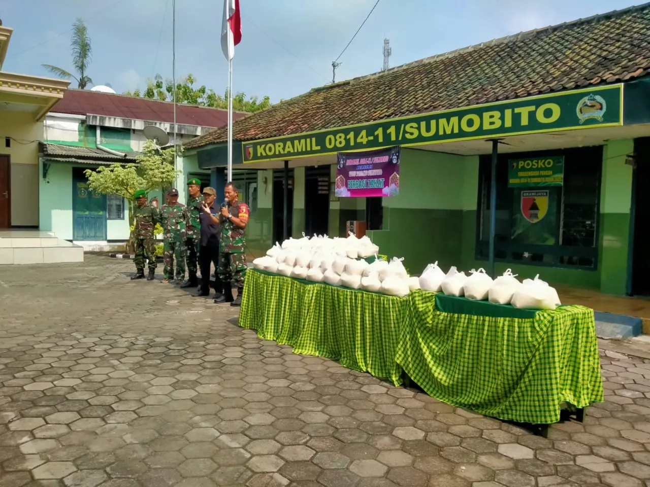 Kolaborasi Koramil 0814/11 bersama SPBU 54.614.29 Berbagi di Bulan Ramadhan