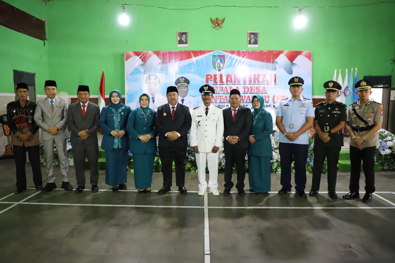 Suharto Kepala Desa Antar Waktu Desa Pulolor Resmi Dilantik Bupati Jombang