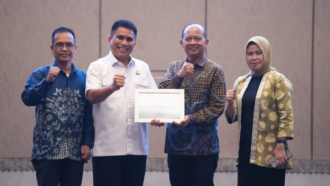 Jelang Idul Fitri, PLN UIP JBTB Berikan Apresiasi Kejati & Kejari di Jatim, Dukung Infrastruktur Ketenagalistrikan