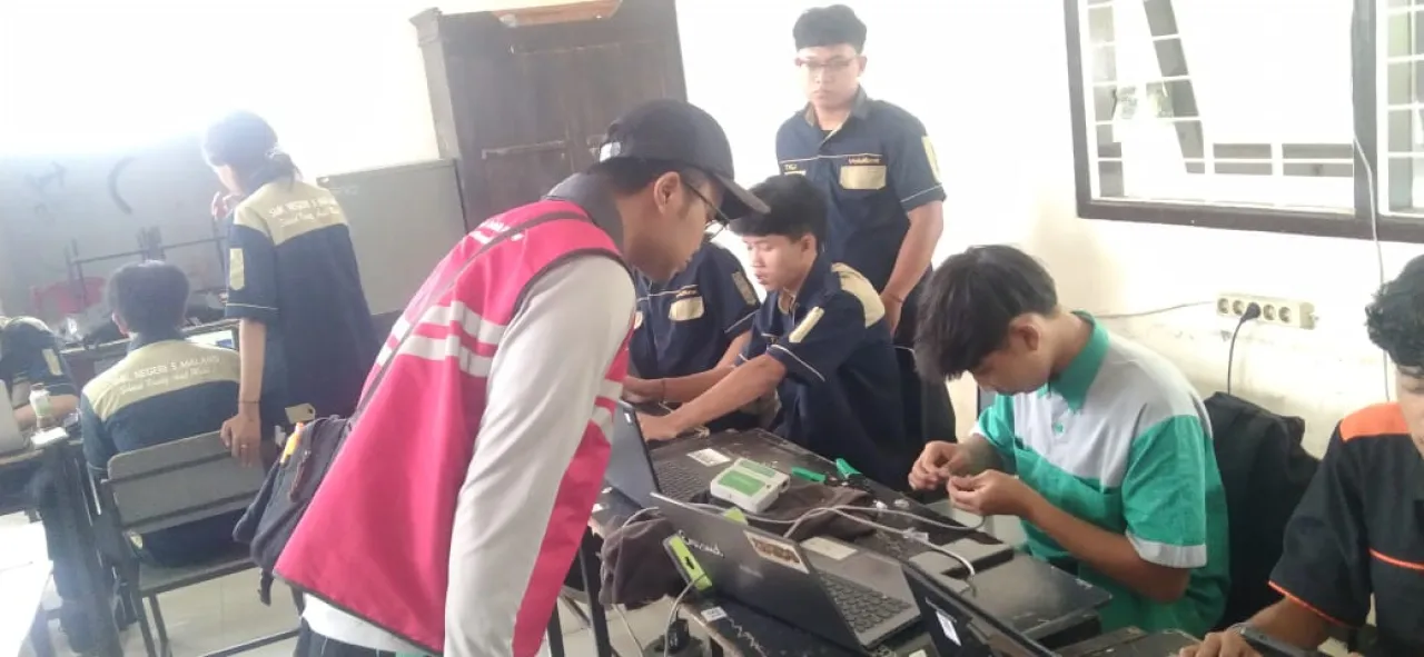 PLN Icon Plus Jatim Perkuat Sinergi Pendidikan dan Industri melalui Program Kelas Industri di SMK Negeri 5 Malang