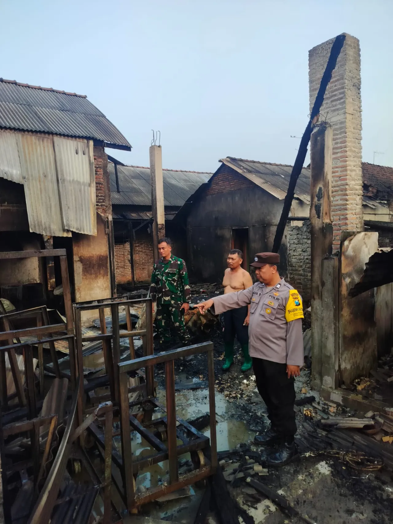 Kebakaran Gudang Krupuk di Sumobito, Kerugian Mencapai 200 Juta