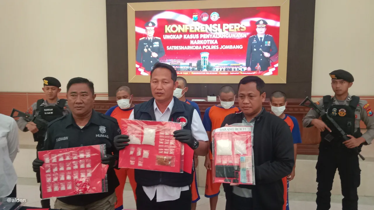 Polres Jombang Berhasil Menangkap Pengedar Narkoba Jenis Sabu 3,5 ons