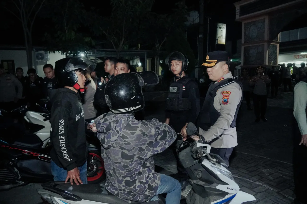 Polres Jombang Gelar Pengamanan Jalur Kepulangan Warga Baru IKS-PI Kera Sakti