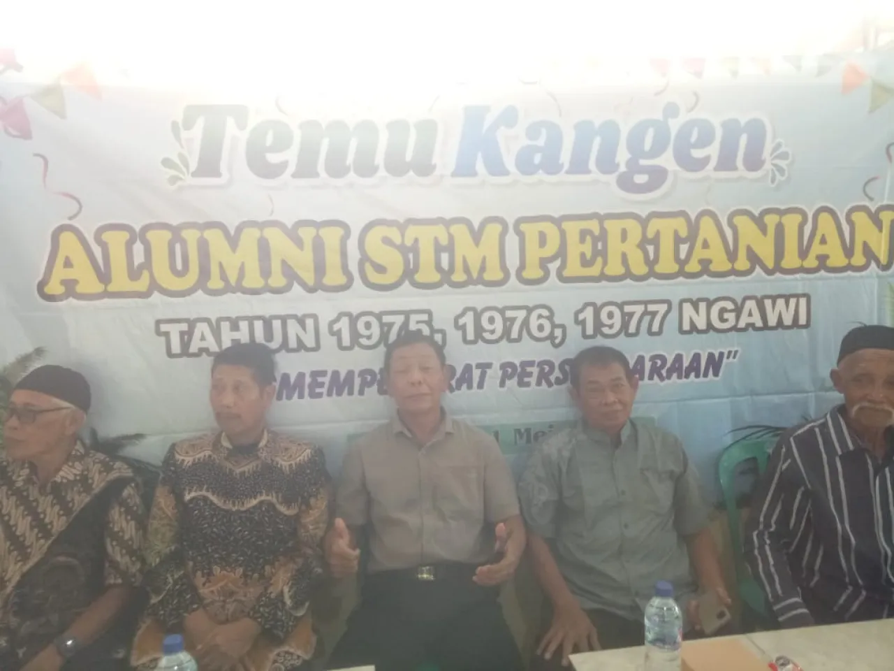Hangat & Penuh Cerita, Alumni STM Pertanian Ngawi Angkatan 75–77 Gelar Reuni di Joho