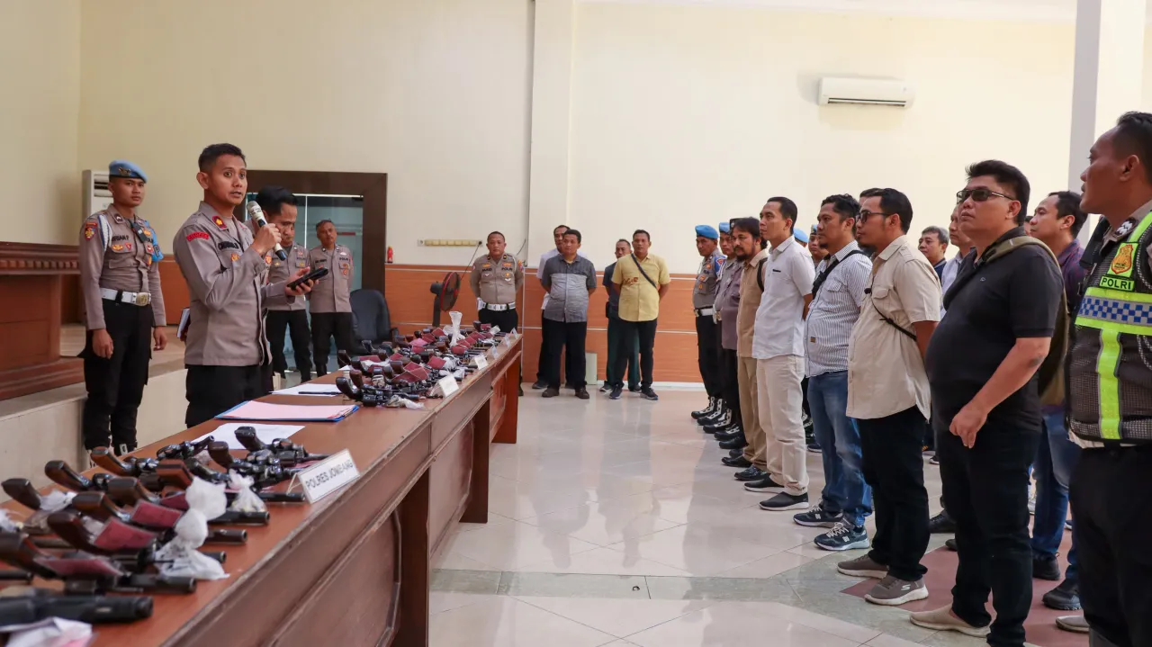 Cegah Penyalahgunaan, Wakapolres Jombang Pimpin Langsung Pemeriksaan Senpi dan Amunisi