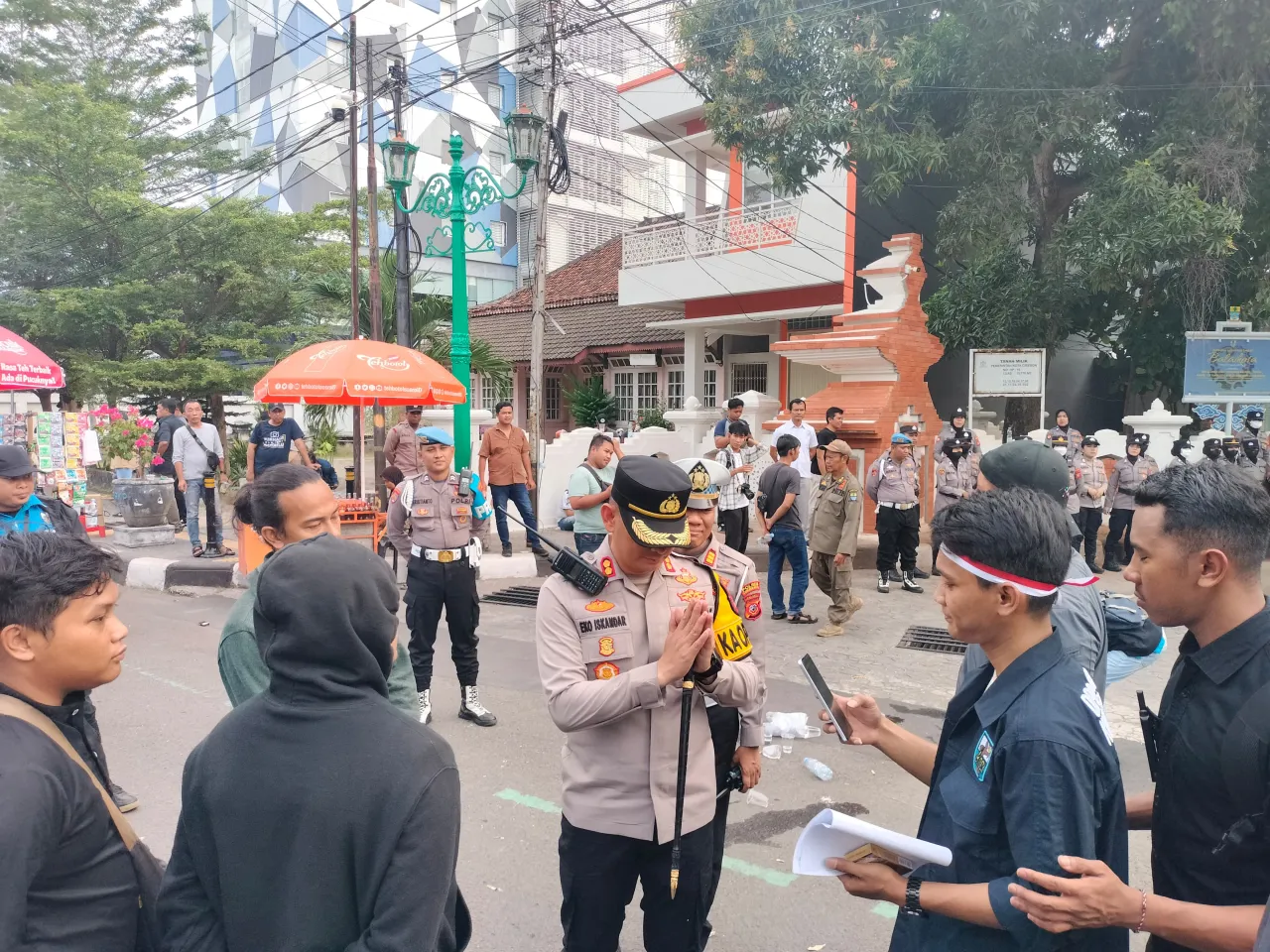 Peserta Aksi Sampaikan Apresiasi kepada Polres Cirebon Kota atas Pengamanan yang Humanis dan Profesional