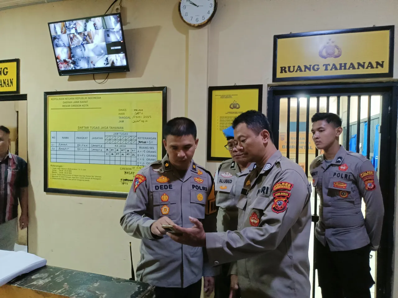 Wakapolres Cirebon Kota Cek Langsung Kondisi Tahanan di Rutan Polres