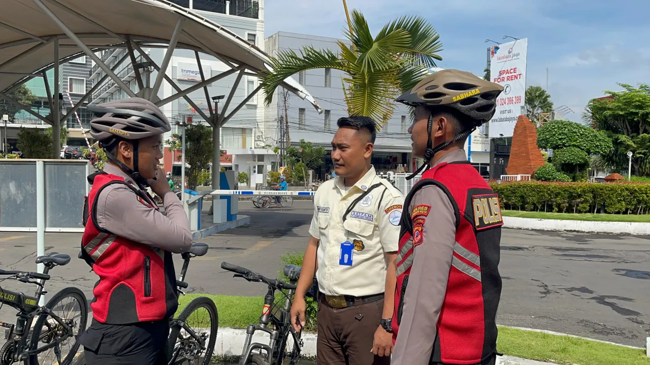 Patroli Sepeda Sat Samapta Polres Cirebon Kota Jaga Kamtibmas dan Cegah Premanisme