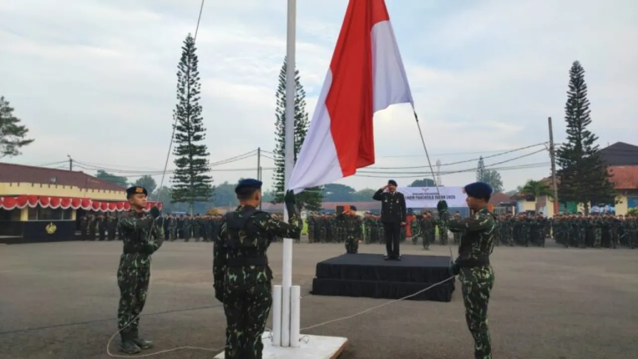 Satbrimob Polda Jabar Gelar Upacara Hari Lahir Pancasila di Lapangan Boma