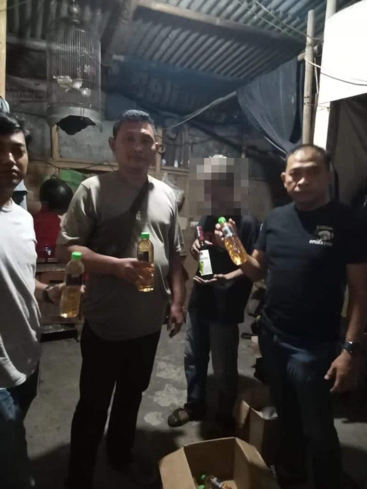 Satresnarkoba Polres Cirebon Kota Tindaklanjuti Pengaduan Masyarakat, Amankan Miras Oplosan