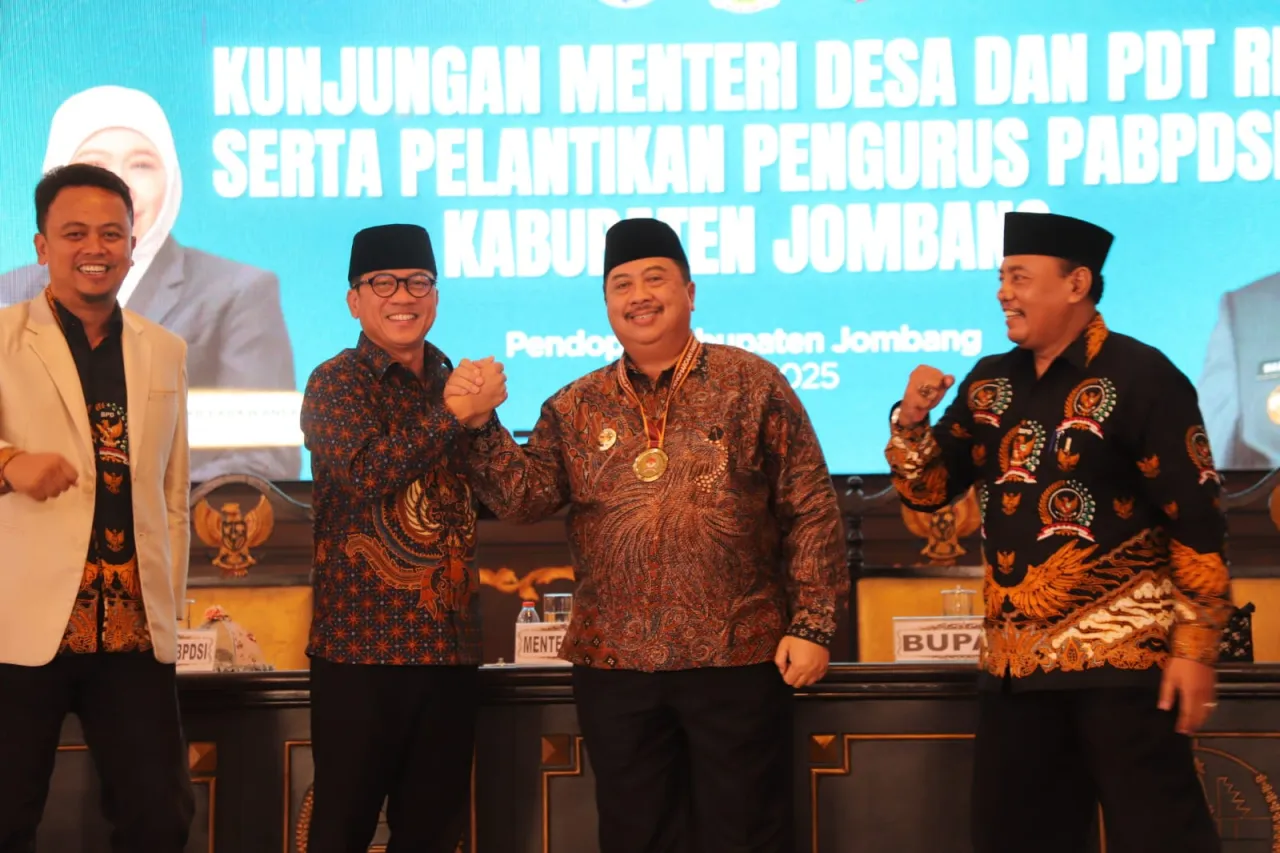 Penghargaan Bupati Jombang sebagai Bapak BPD