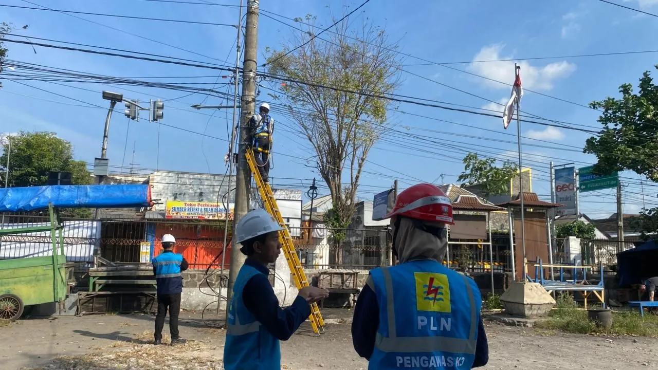 Kolaborasi PLN Icon Plus Jatim dan ULP Kediri Kota, Wujudkan Penataan Infrastruktur Telekomunikasi yang Aman dan Handal