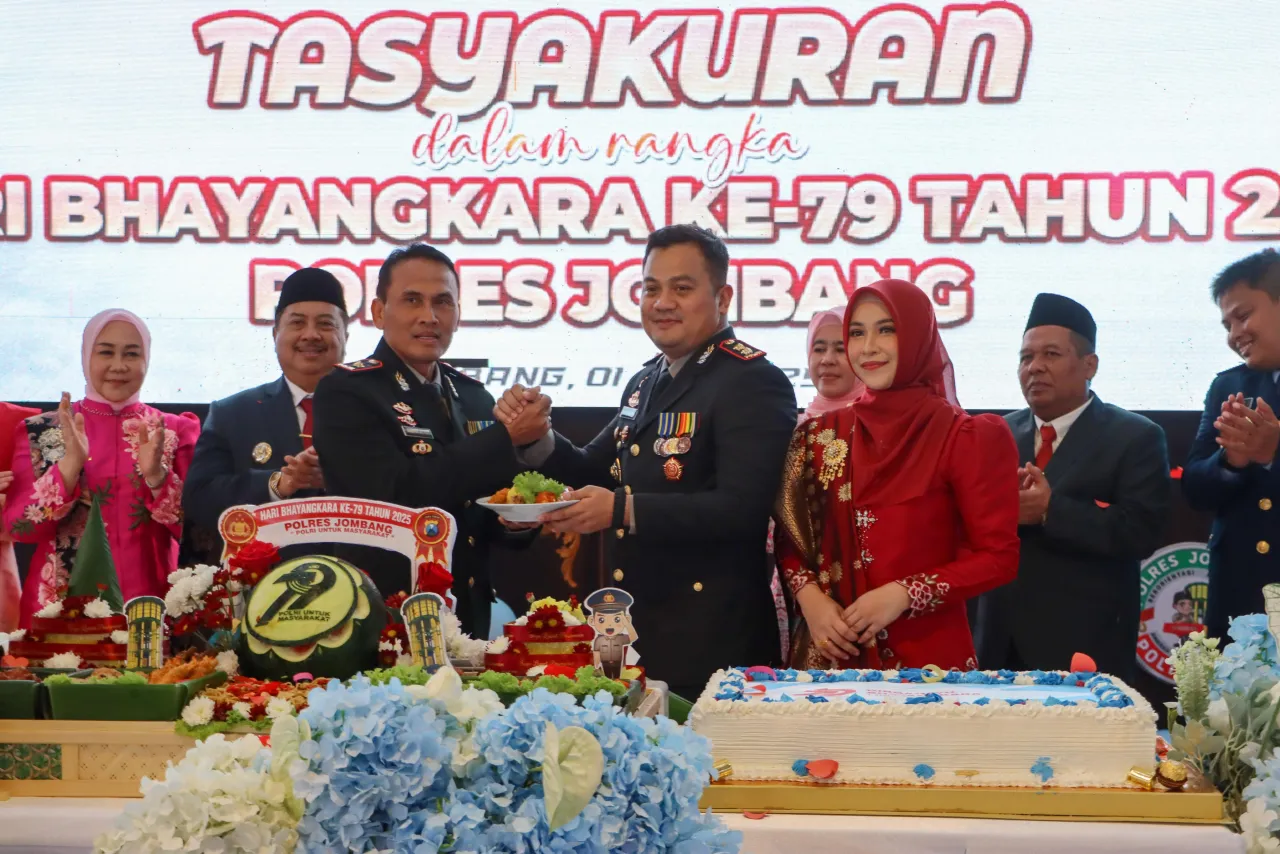 Tasyakuran Hari Bhayangkara ke-79, Polres Jombang Berikan Penghargaan kepada Bupati, Dandim dan Pemenang Lomba