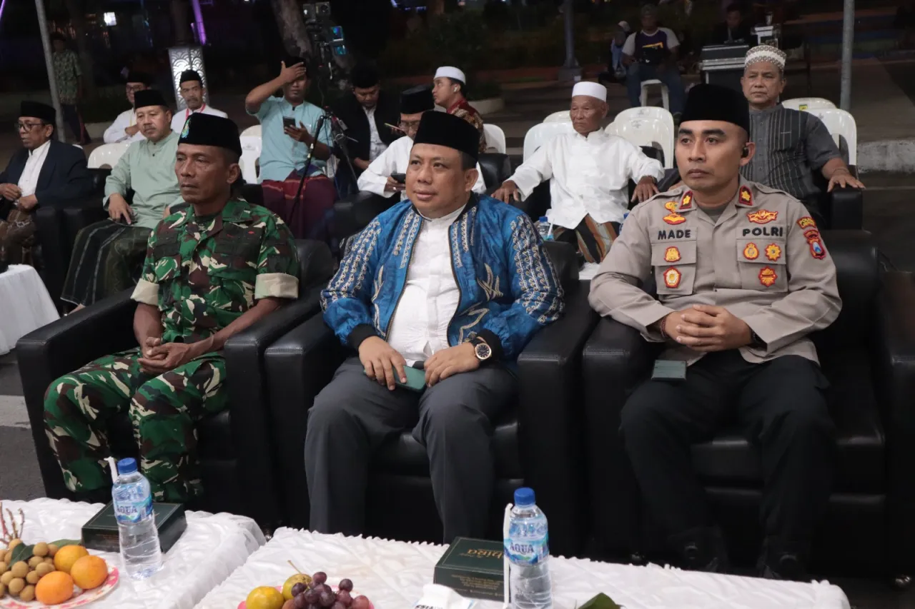Wakapolres Lamongan Hadiri Pengajian Umum Peringatan 1 Muharram 1447 H di Masjid Agung