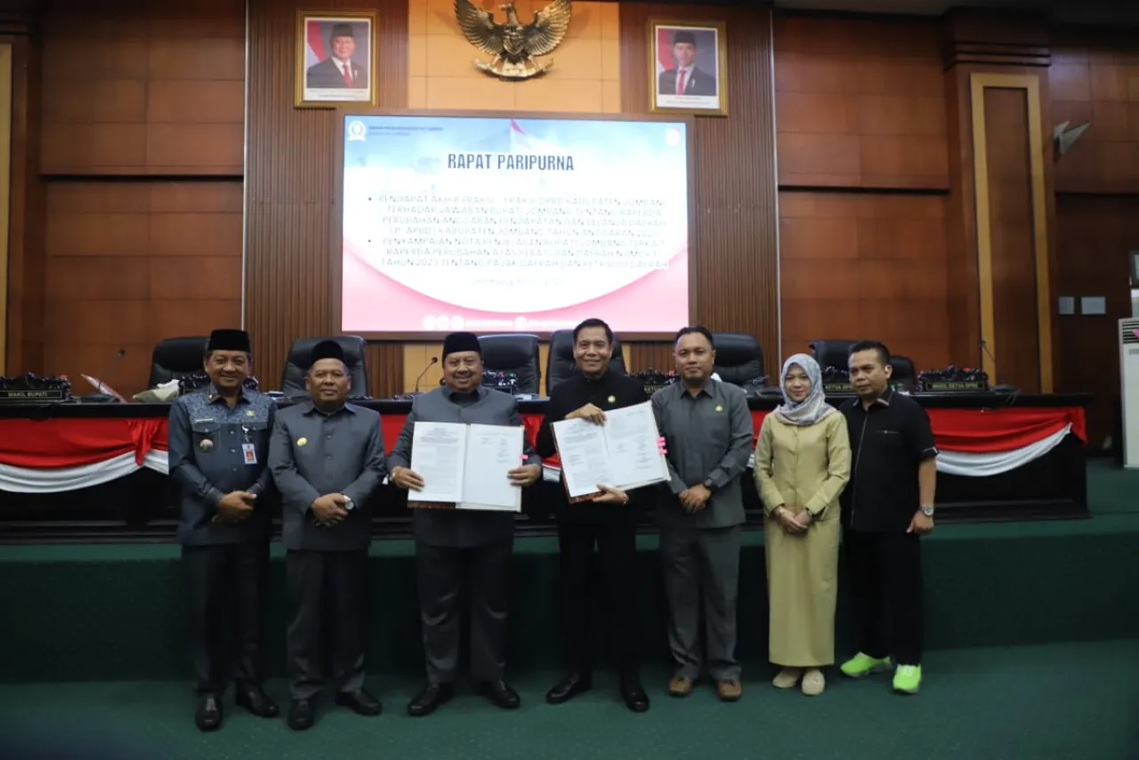 Raperda Pajak dan Retribusi Daerah Disampaikan, Bupati Warsubi Janji Regulasi Lebih Berpihak