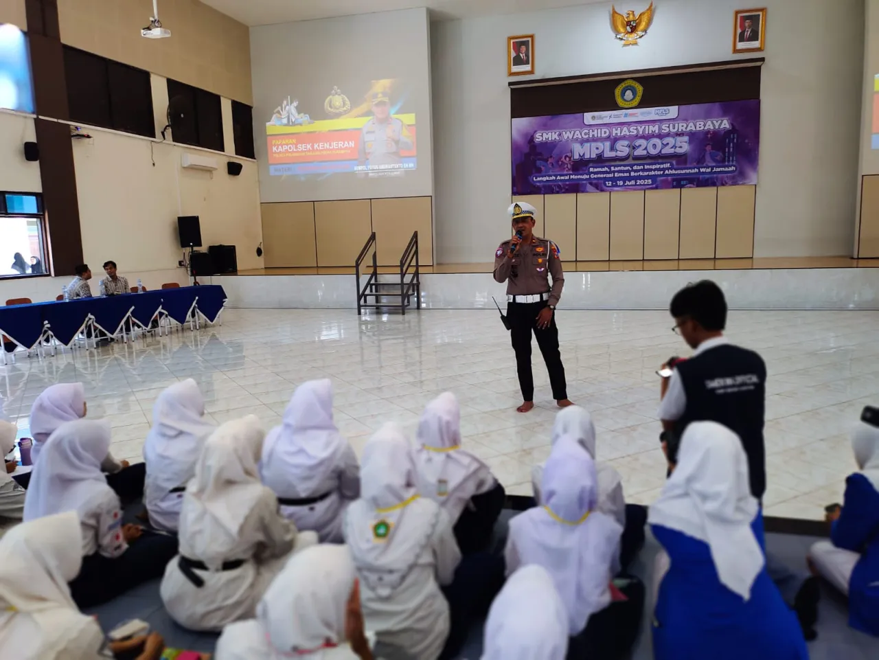 Dukung Operasi Patuh Semeru 2025, Polsek Kenjeran Sosialisasikan Keselamatan Berlalu Lintas di Sekolah"