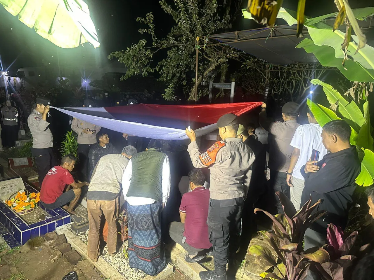 Gugur Saat Menjalankan Tugas, Bripka Cecep diberikan Kenaikan Pangkat Luar Biasa Anumerta