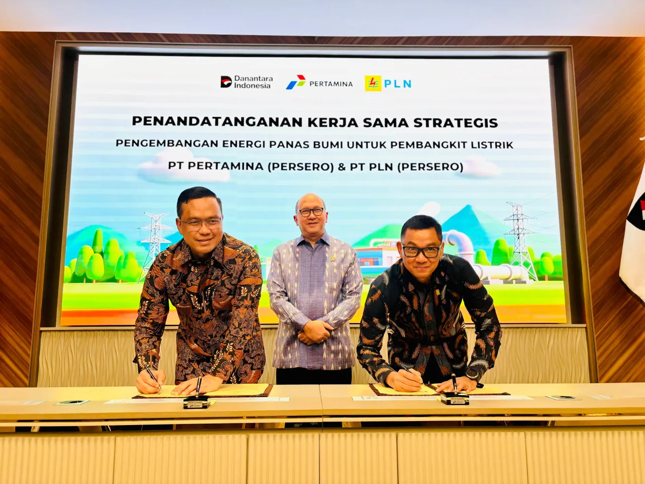 Semarak Kemerdekaan, Diinisiasi Danantara, PLN – Pertamina Teken Kerja Sama Pengembangan Energi Panas Bumi Nasional