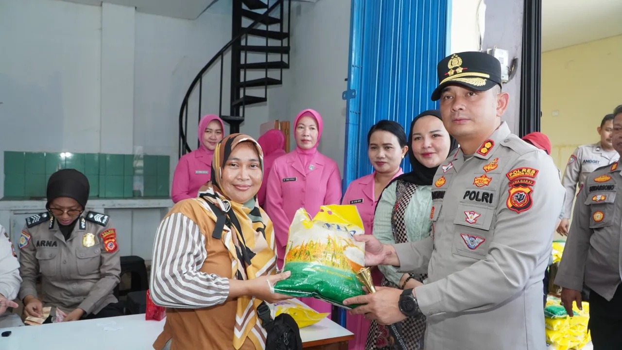 Polres Cirebon Kota Gelar Gerakan Pangan Murah untuk Warga