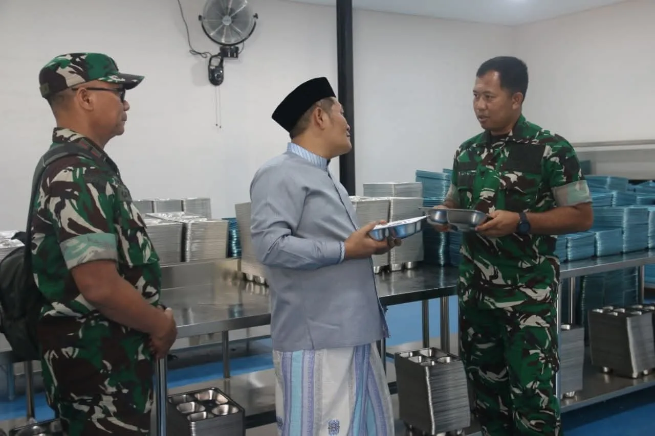 DANDIM PATI SILATURAHMI DENGAN TOKOH AGAMA DAN TINJAU SPPG DI WILAYAH MARGOYOSO