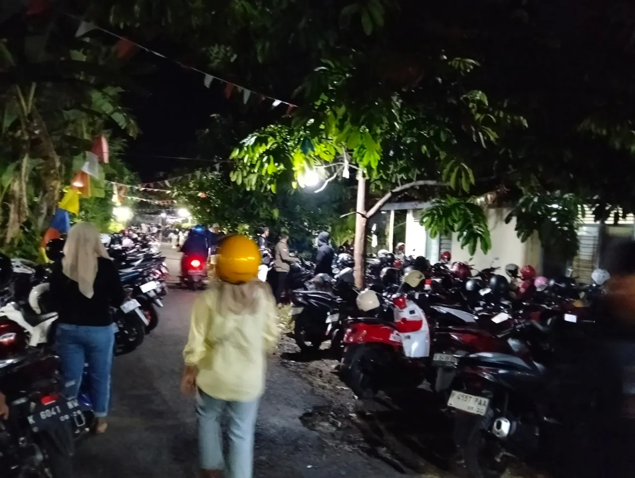 Berkah Konser Gratis Deny Cak Nan Fansnya Tak Masalahkan Besaran Parkir Rp. 10.000