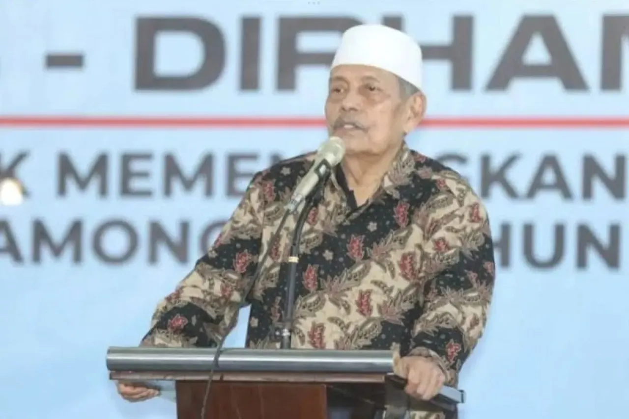 Kiai Ghofur Ajak Masyarakat Tenang dan Percayakan Penanganan Situasi ke Kapolri