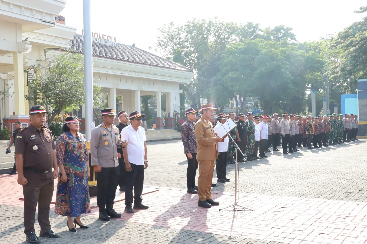 Polres Lamongan Gelar Apel Kebangsaan dan Doa Bersama Jogo Lamongan 2025