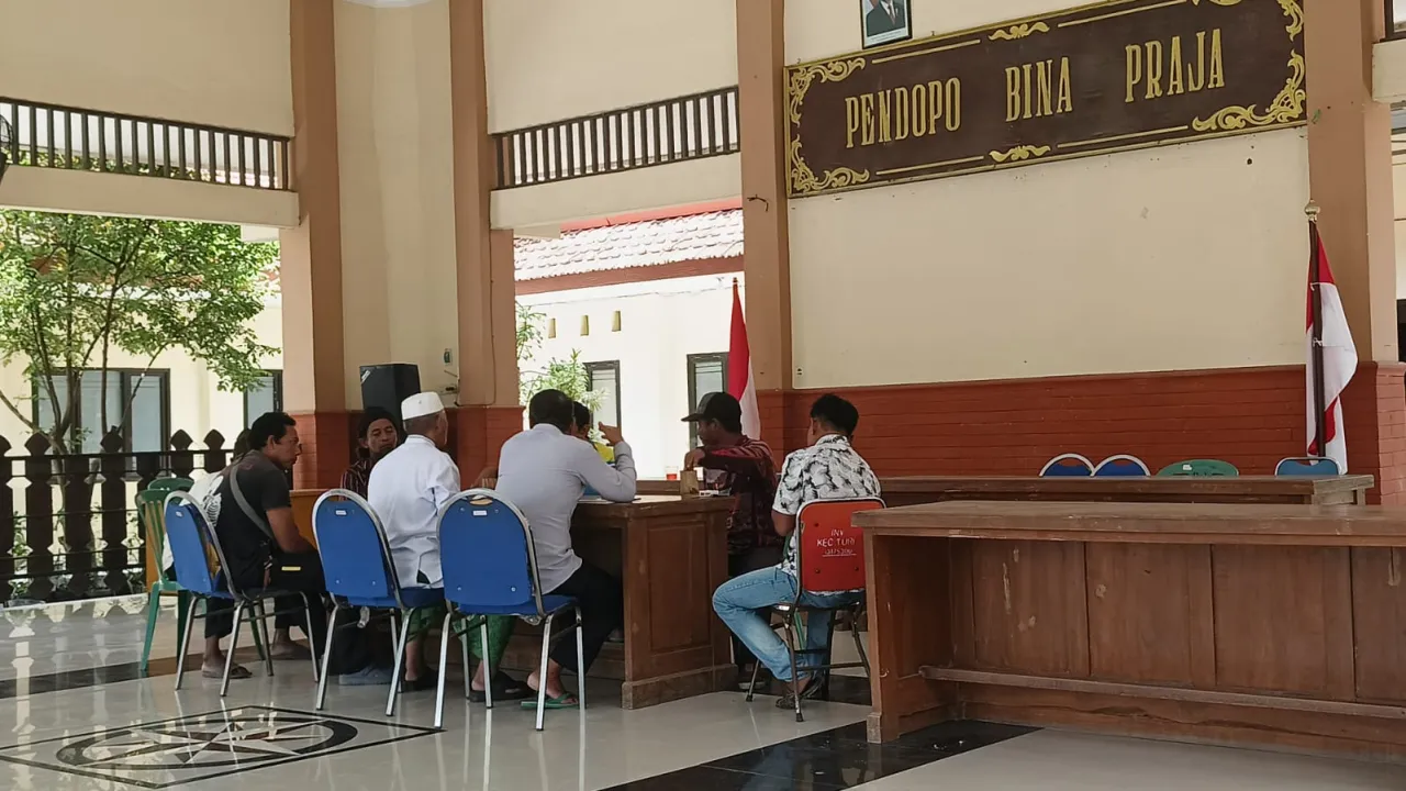 Camat Turi Dianggap Melecehkan dan Meremehkan Permasalahan Makam Palsu Di dusun Rangkah desa Ngujungrejo kecamatan Turi