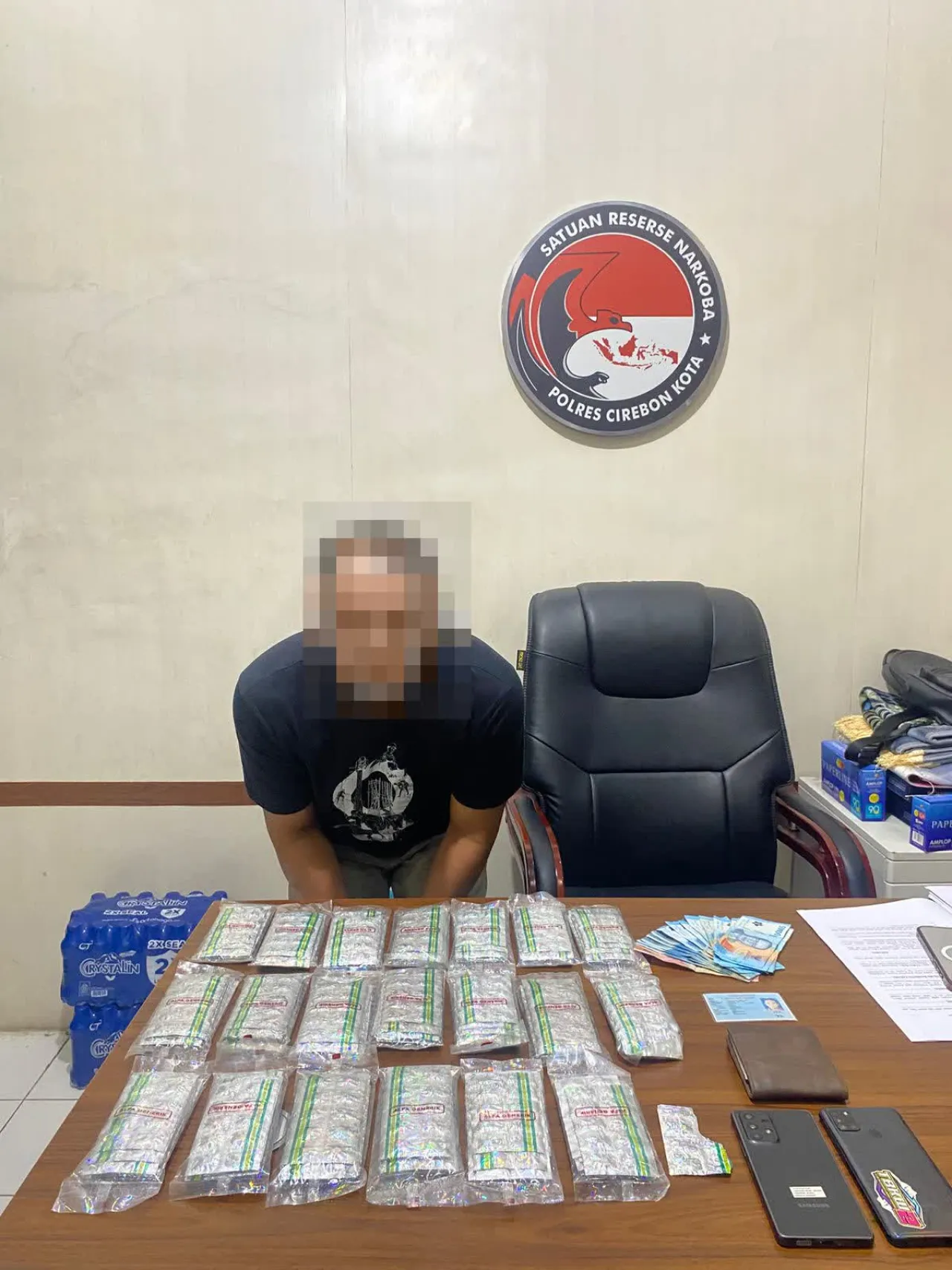 Sat Resnarkoba Polres Cirebon Kota Tangkap Pengedar Obat Tanpa Izin di Kapetakan