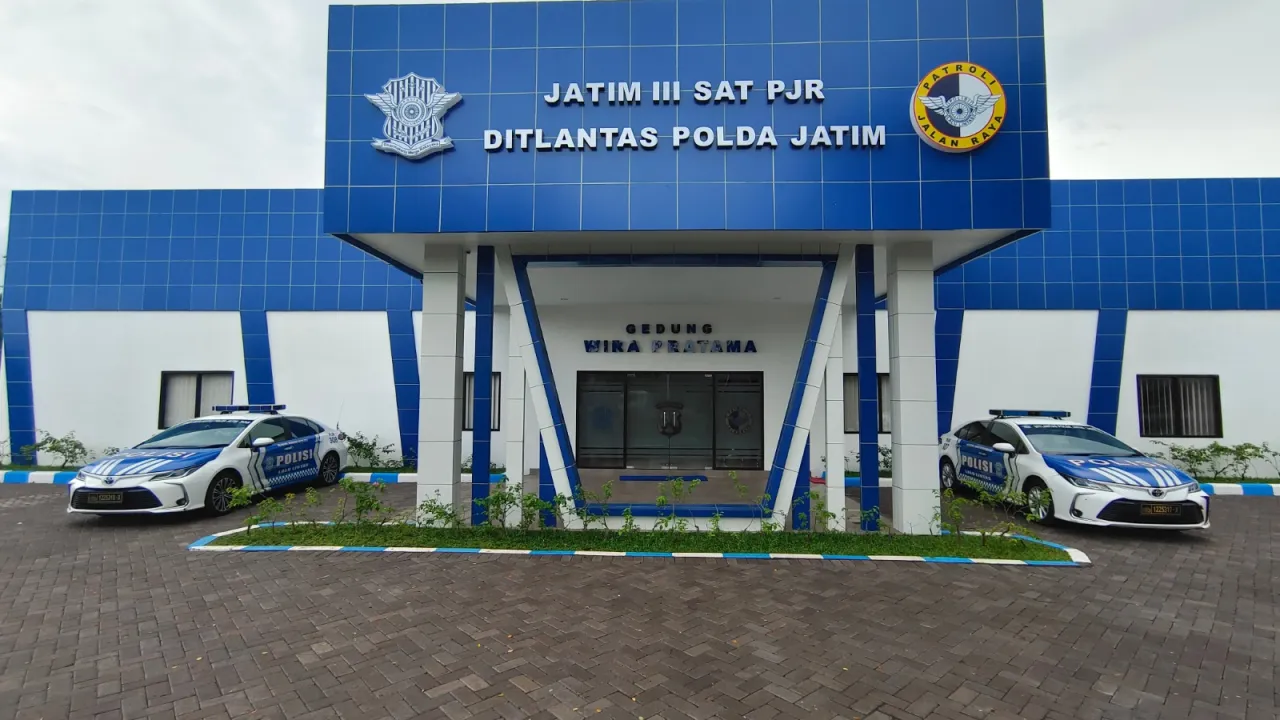 Klarifikasi PJR Polda Jatim III: Penindakan Pengendara Xenia Hitam Sesuai SOP, Bukan Pungli