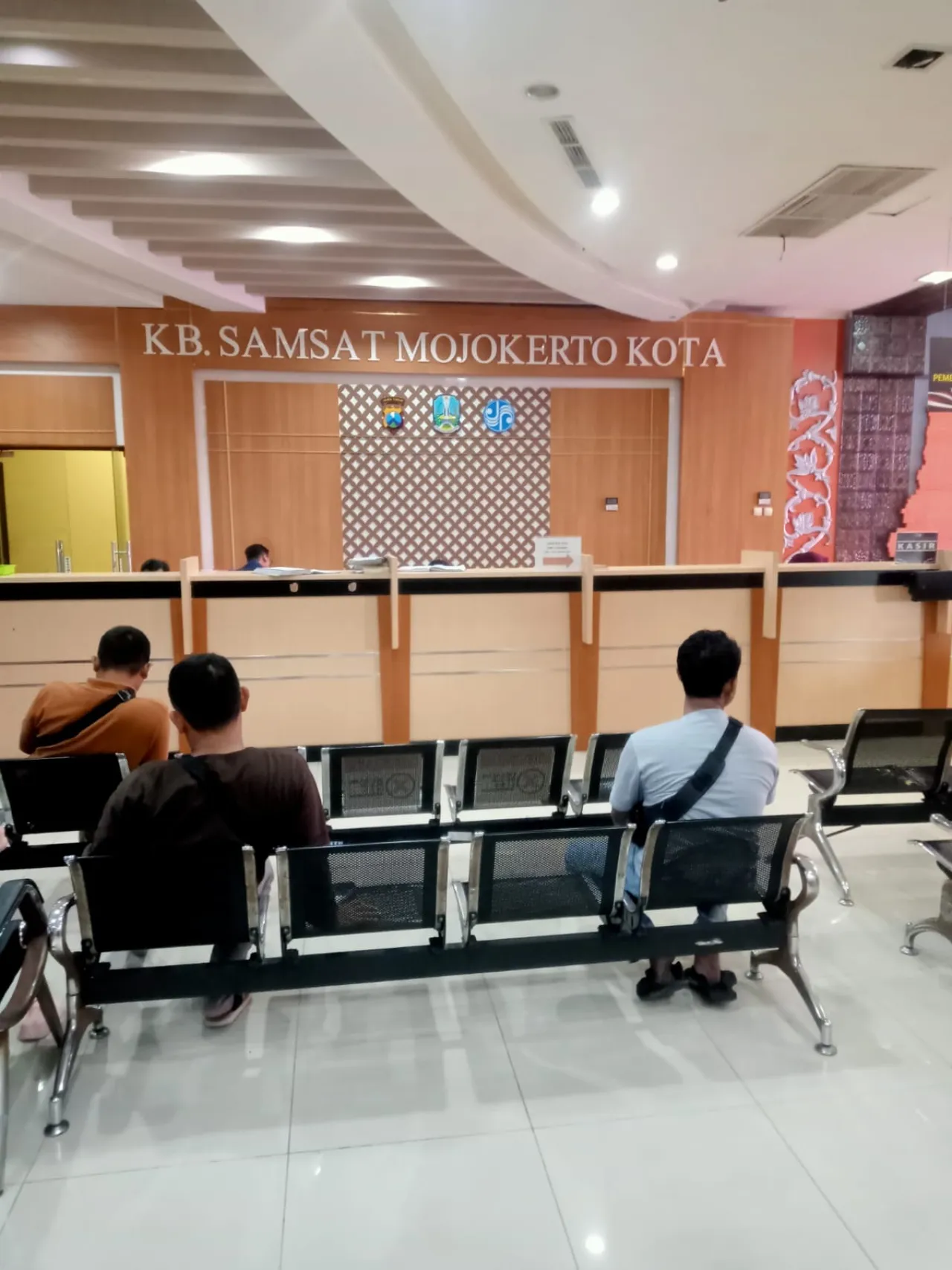 Pelayanan Humanis Samsat Mojokerto Kota Dapat Apresiasi dari Warga
