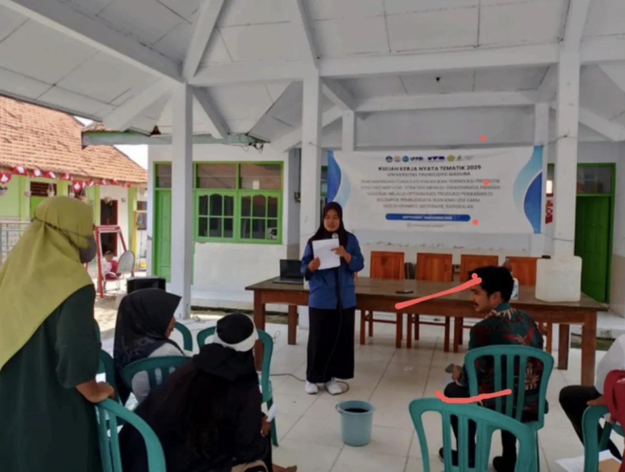 Mahasiswa UTM Kembangkan Probiotik Ikan “Fiysh Pro” untuk Dukung Budidaya Perikanan