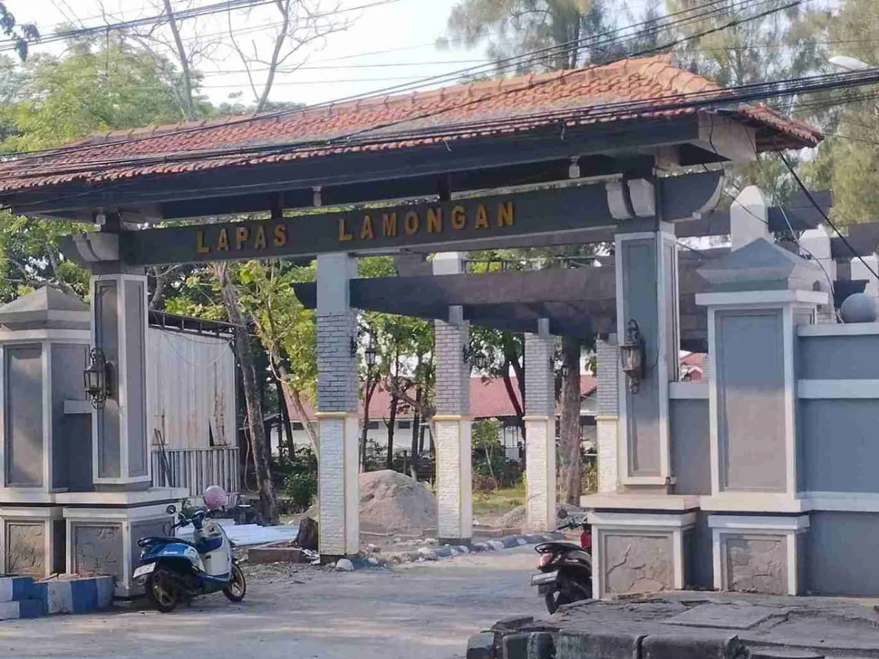 KPK Memeriksa Mantan Kepala Dinas Perkim Di Lapas II B Lamongan