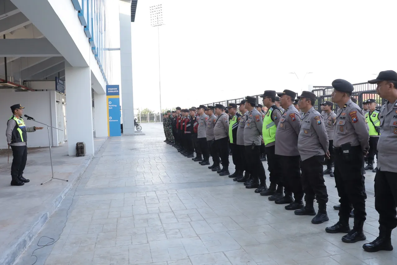 Polres Lamongan Laksanakan Pengamanan Pertandingan Liga 2 Pegadaian Championship 2025/2026