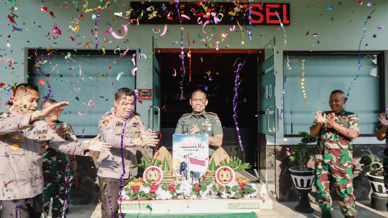 Kapolres Jombang Beri Kejutan kepada Kodim 0814 Jombang dan Sat Radar 222 Ploso Jombang