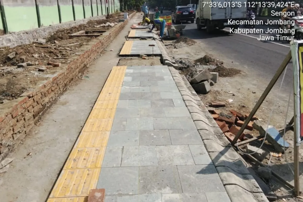 Proyek Rehabilitasi Drainase/Trotoar Jl.KH. Abdurrahman Wahid (Sisi Utara), Siap Rampung Lebih Cepat