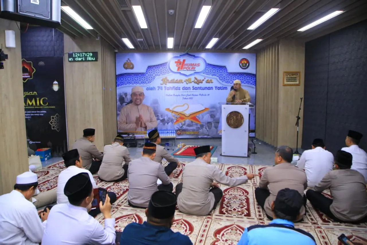 Wujud Peduli Sesama, Humas Polri Berikan Tali Asih Kepada 100 Anak Yatim pada Khatanan HUT Ke-74