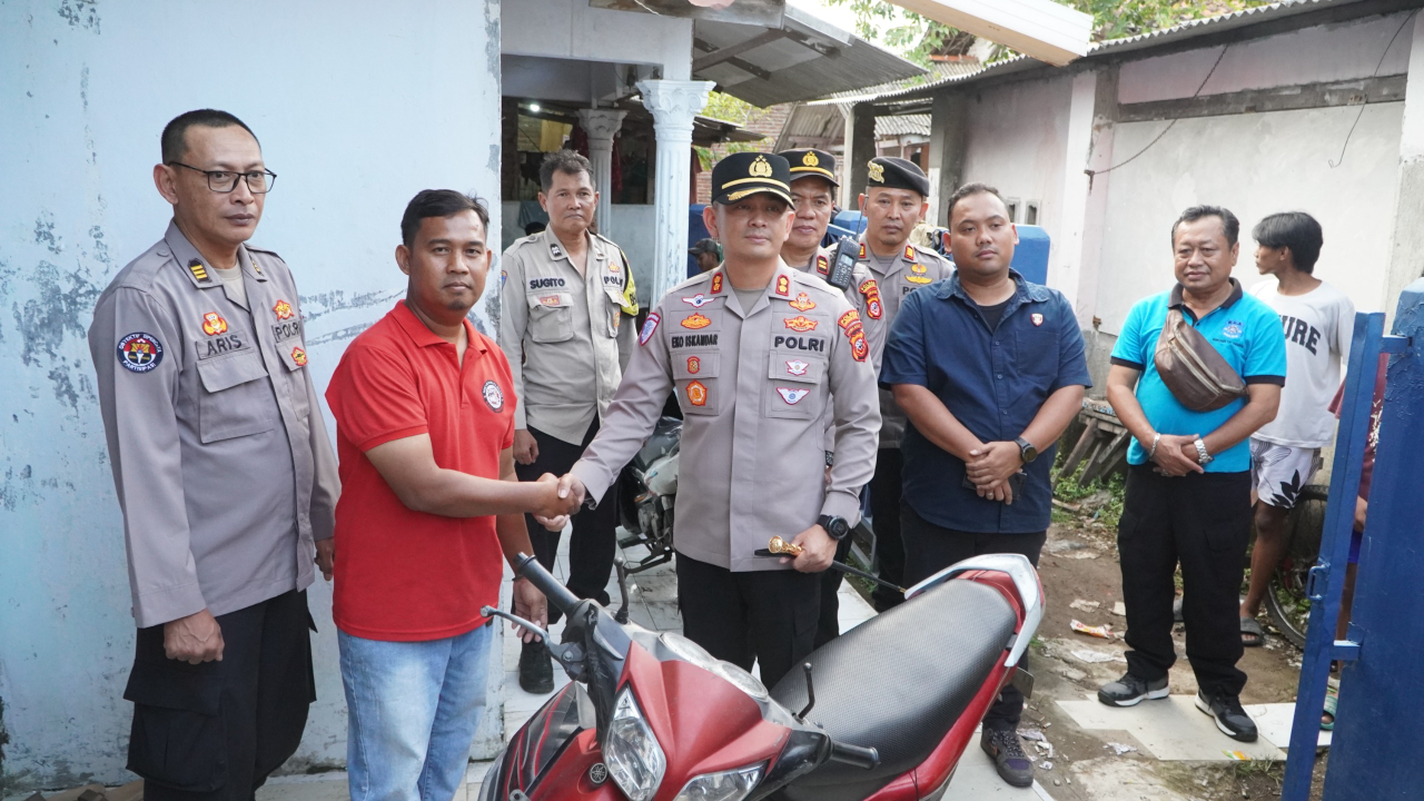 Polres Cirebon Kota Kembalikan Sepeda Motor Korban Penyerangan di Jalan Kriyan