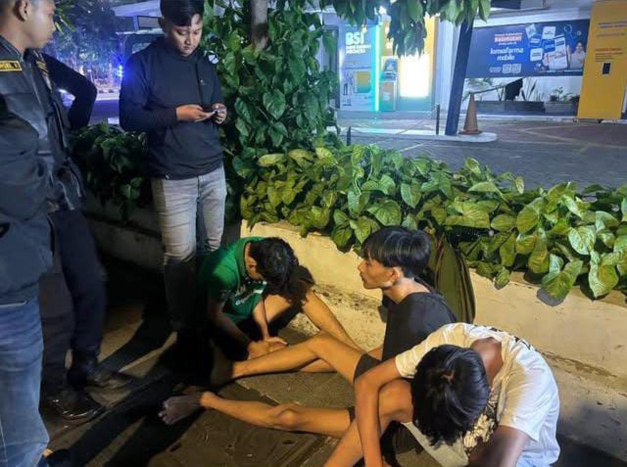 Tim Jogoboyo 97 Polrestabes Surabaya Amankan 3 Remaja Perang Sarung