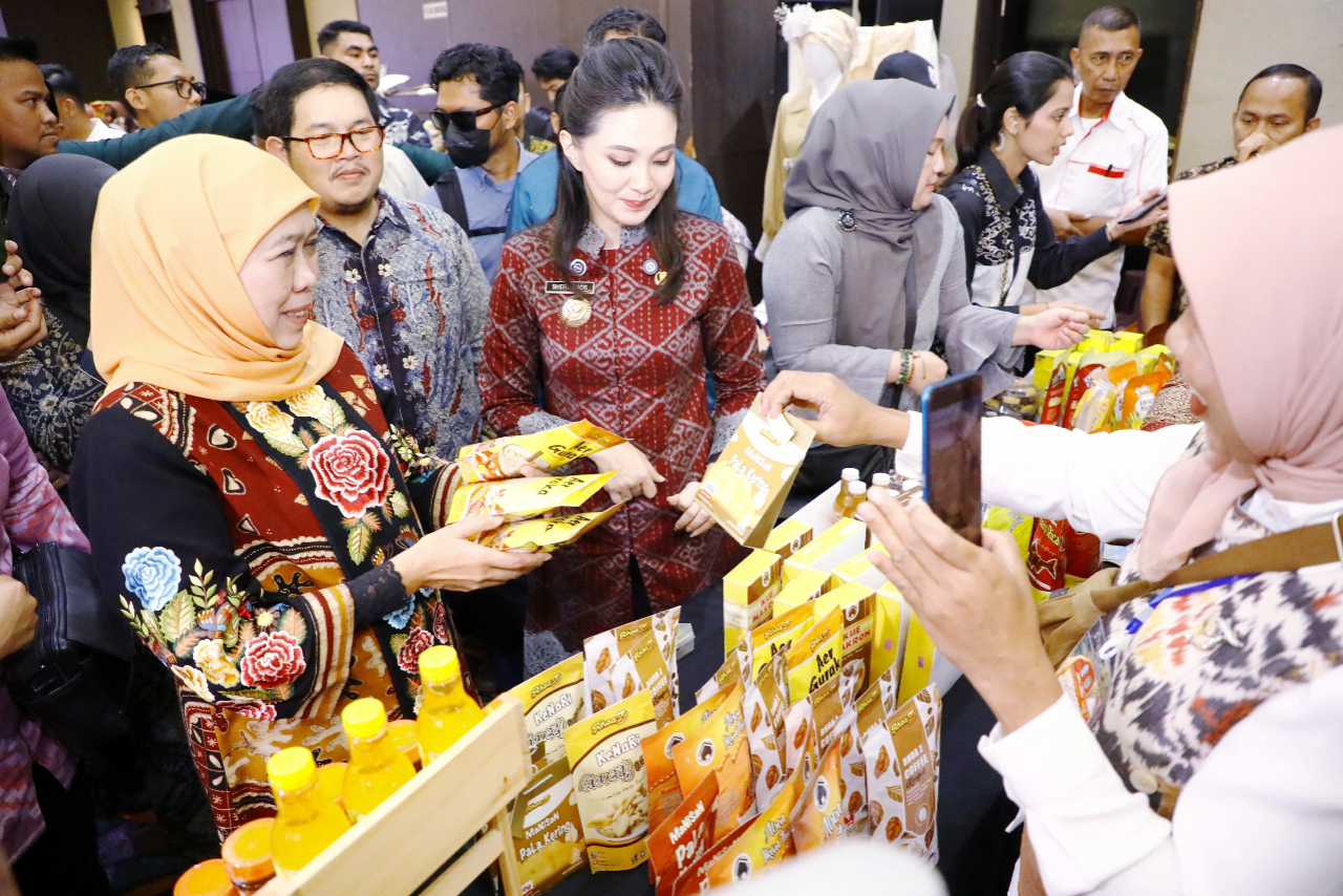 Gubernur Jatim Pimpin Misi Dagang Perdana 2025 di Maluku Utara, Catatkan Transaksi Rp 568 Miliar
