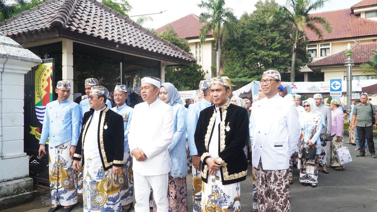 Kapolres Cirebon Kota Hadiri Upacara Peringatan Hari Jadi ke-543 Kabupaten Cirebon Tahun 2025