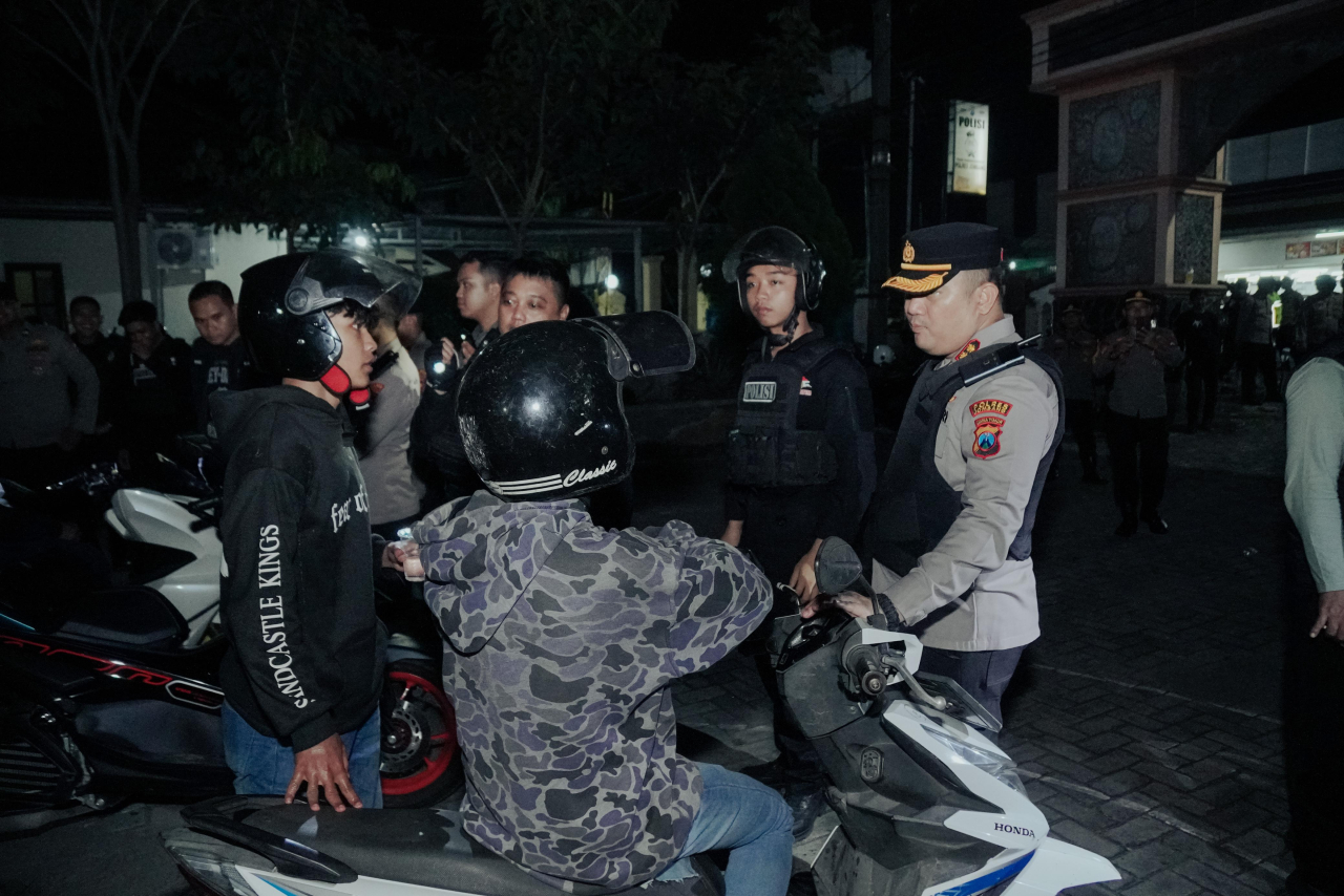 Polres Jombang Gelar Pengamanan Jalur Kepulangan Warga Baru IKS-PI Kera Sakti