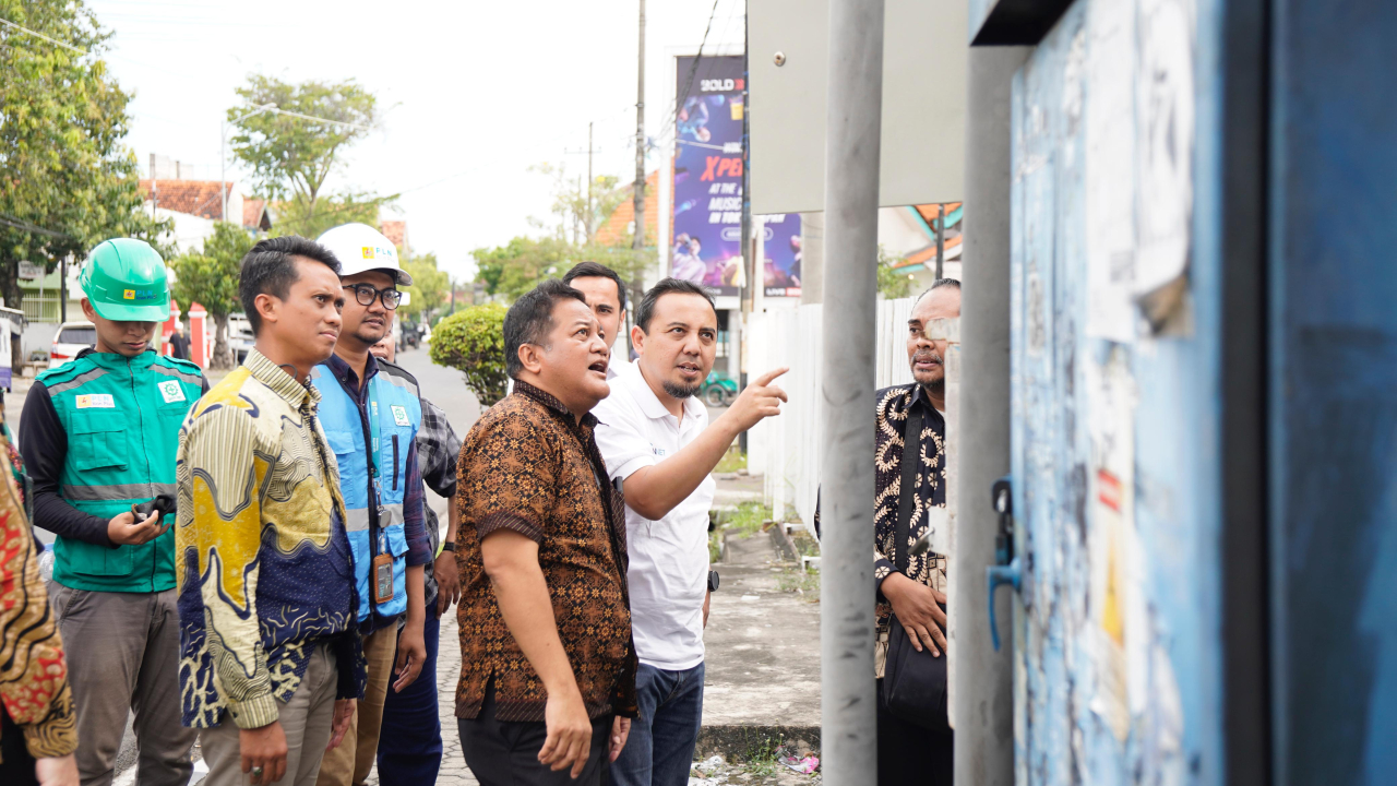 Direktur Utama PLN Icon Plus Tinjau Langsung Implementasi OMP di Bangkalan sebagai Solusi Interim Digitalisasi Kelistrikan