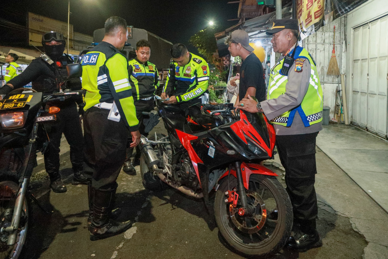 Cegah Premanisme dan Kejahatan Jalanan, Polres Jombang Gelar Patroli Sepertiga Malam