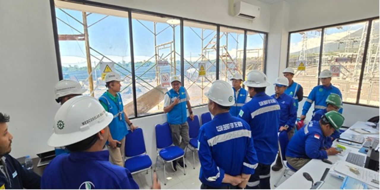 General Manager PT PLN UIP JBTB memantau persiapan energize PLTS Bali Timur