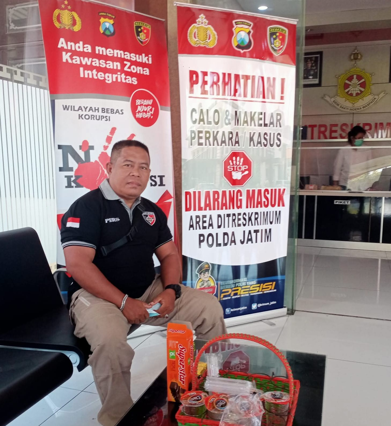 Foto: Pemimpin redaksi Metrosurya.com saat kunjungan di Dirkrimum Polda Jawa Timur, waktu lalu (@dex)