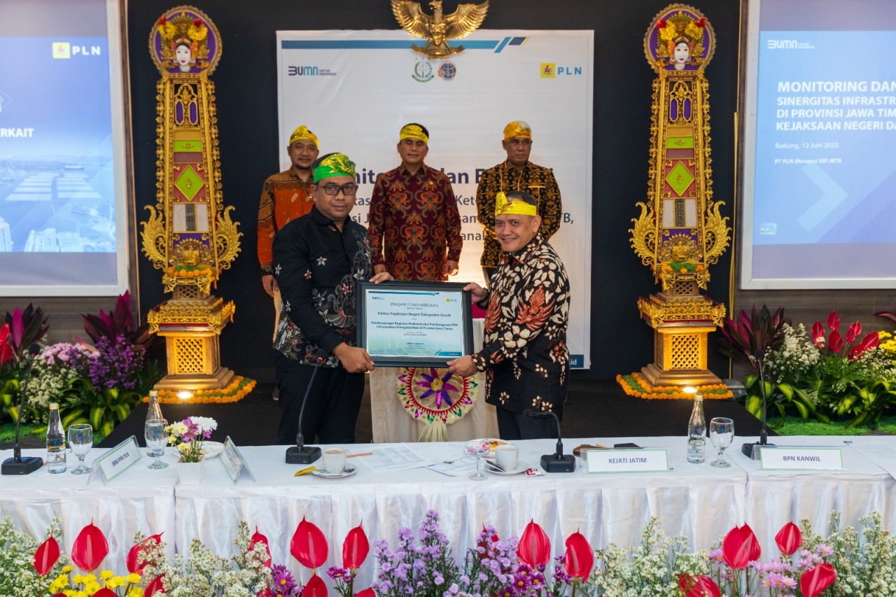 Bentuk aksi nyata listrik untuk rakyat, PT PLN (Persero) UPP JBTB 2 tandatangani MoU dengan Kejari Gresik