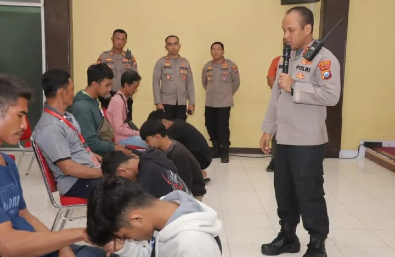 Kapolres Lamongan Beri Arahan kepada Pemuda Pelaku Konvoi Liar